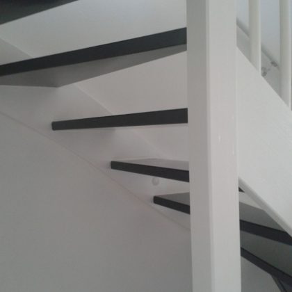Binnenschilderwerk-trap-02